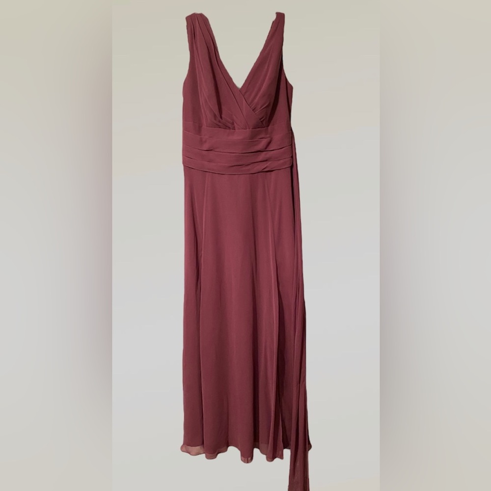 Formal Prom/bridesmaid dress sz 8 runs small Rose color NWT